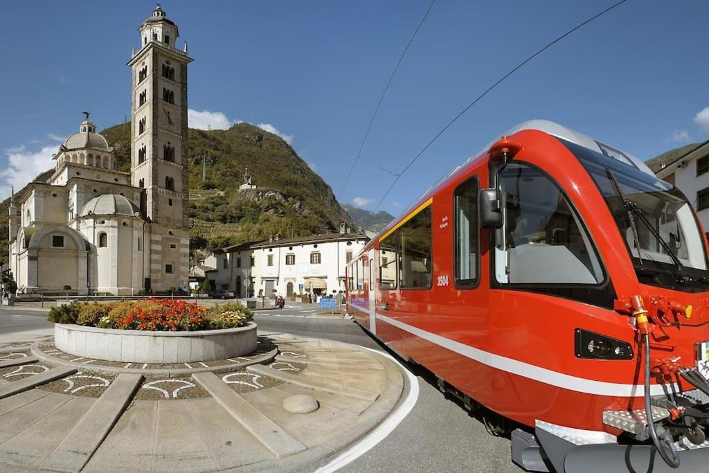 Bnbernina Express Dietro Al Trenino Rosso 蒂拉诺 外观 照片