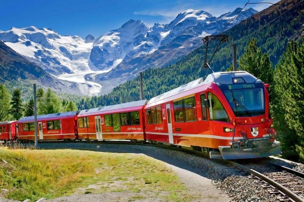 Bnbernina Express Dietro Al Trenino Rosso 蒂拉诺 外观 照片